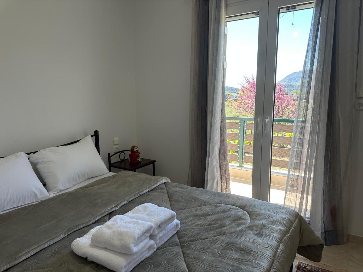 Georgia'S Guesthouse Каламбака Екстер'єр фото
